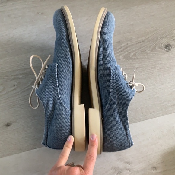 The RAIL blue xander oxfords‎ textured denim look - Picture 10 of 10